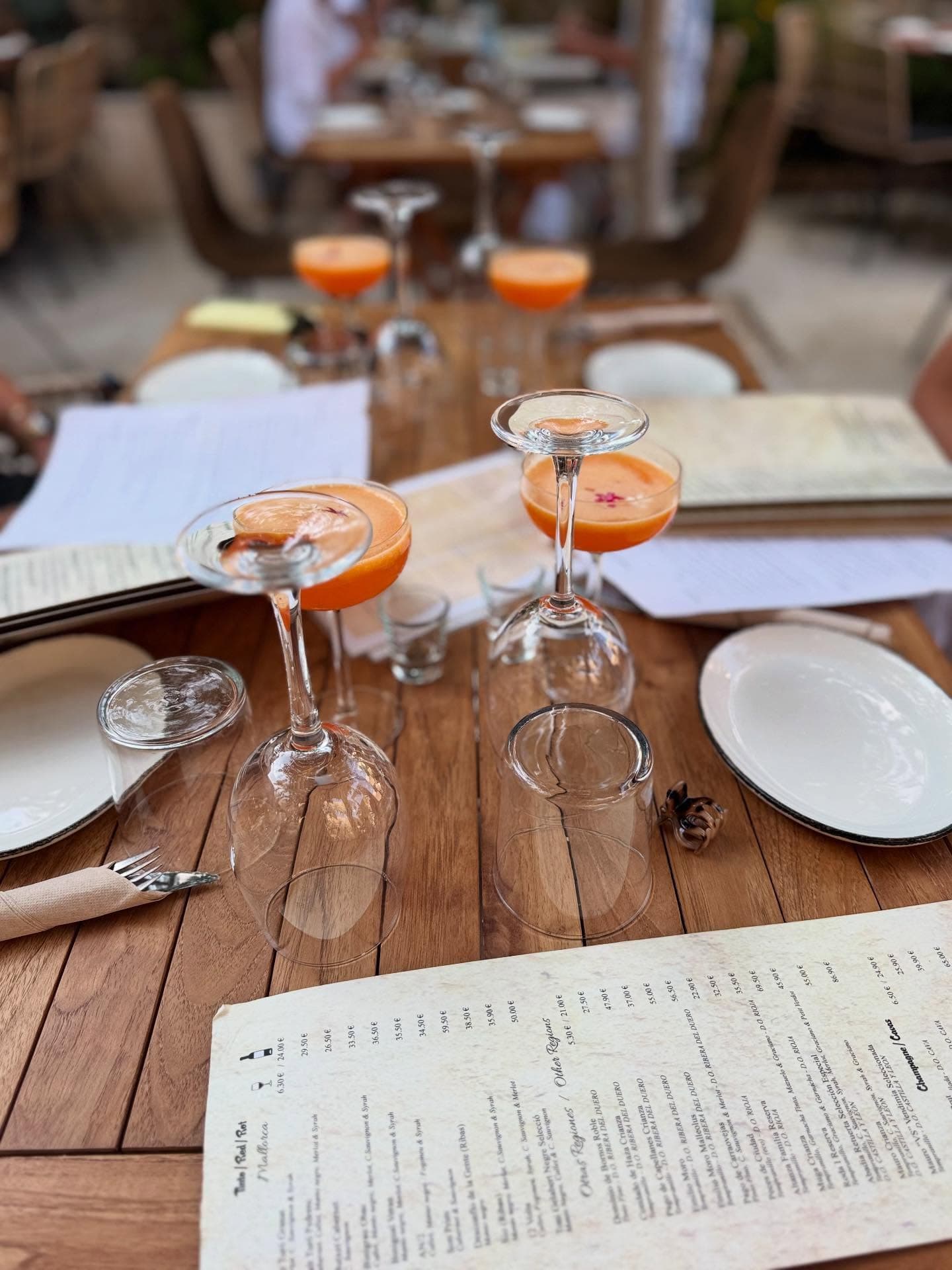 Porn Star Martinis en una mesa del patio